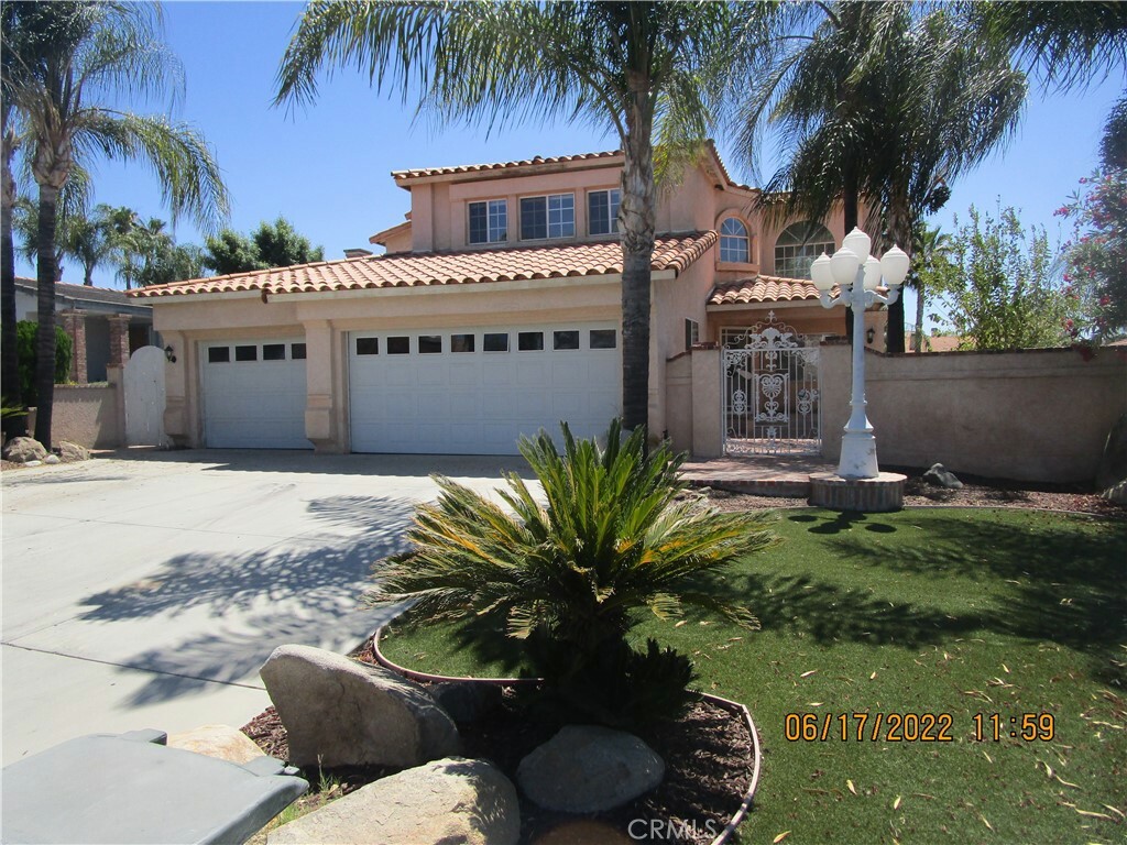 Property Photo: 30186 Land'S End Place CA 92587