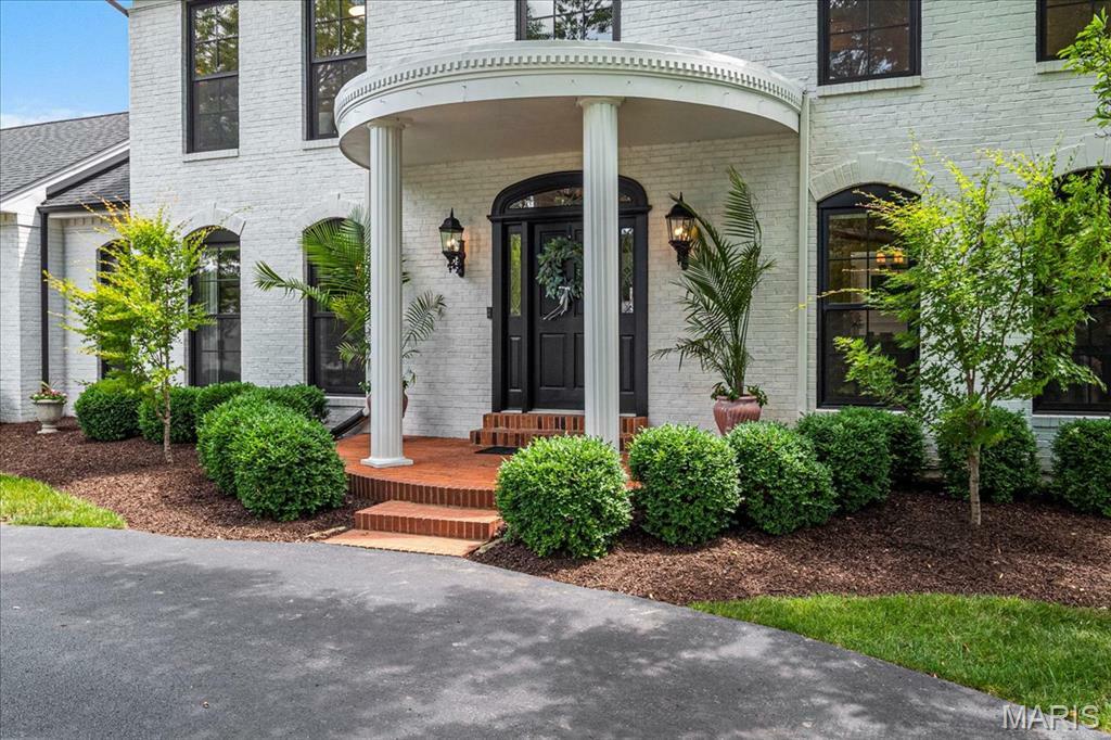 Property Photo: 2220 Barnbridge Road MO 63131