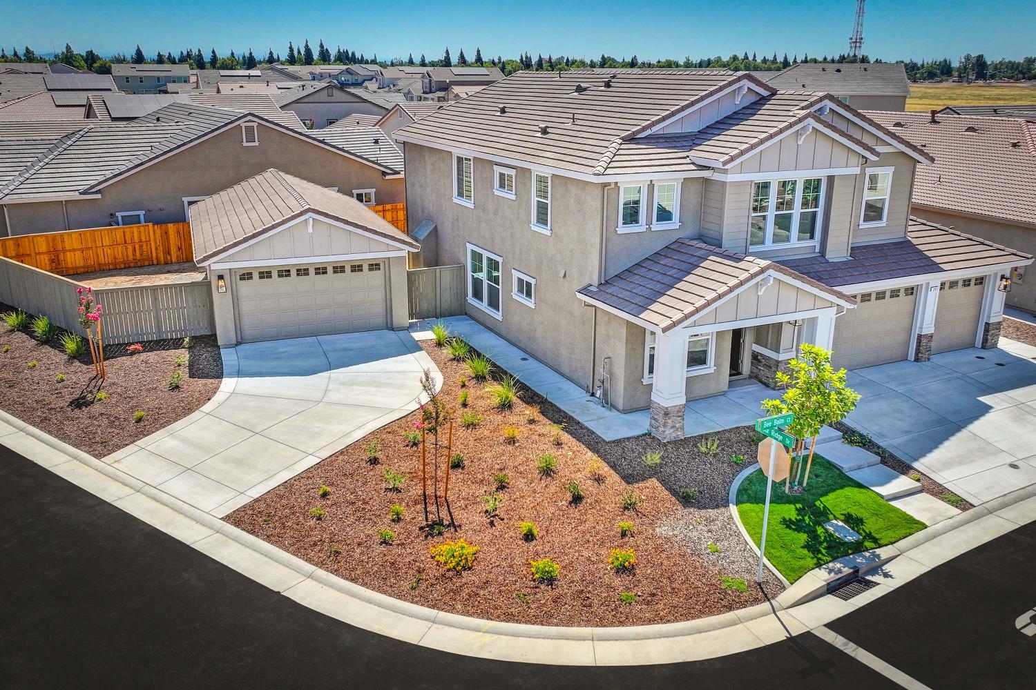 Property Photo: 301 Bee Balm Court CA 95747