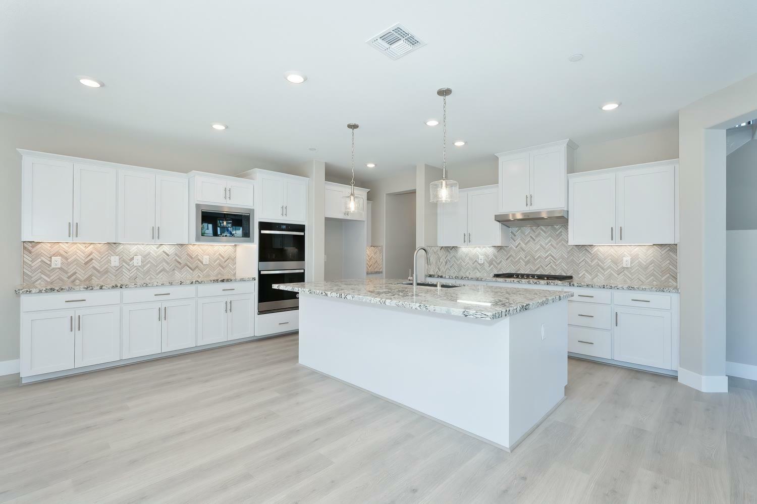 Property Photo: 301 Bee Balm Court CA 95747