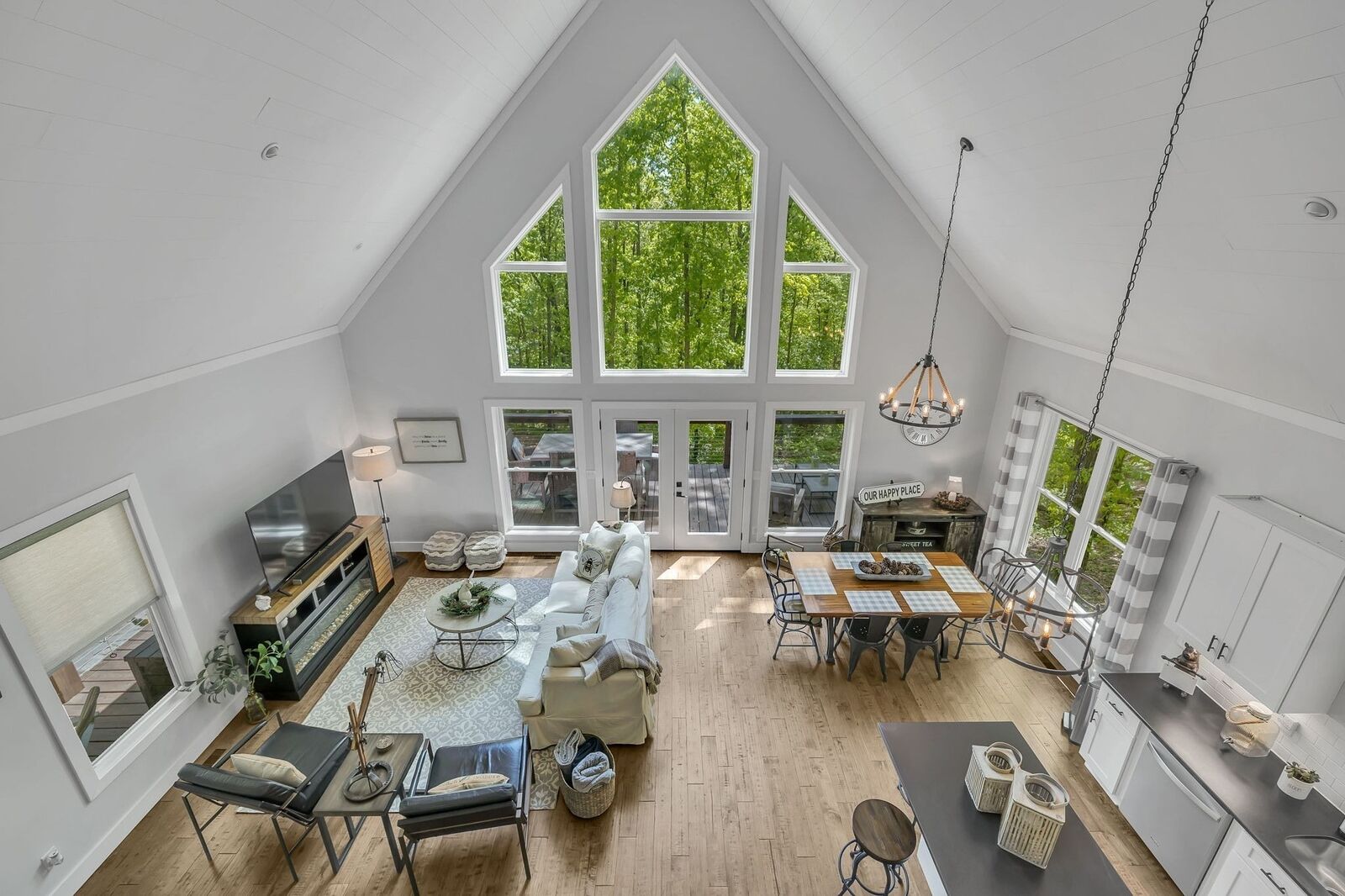 Property Photo: 420 Holiday Haven Dr TN 37166