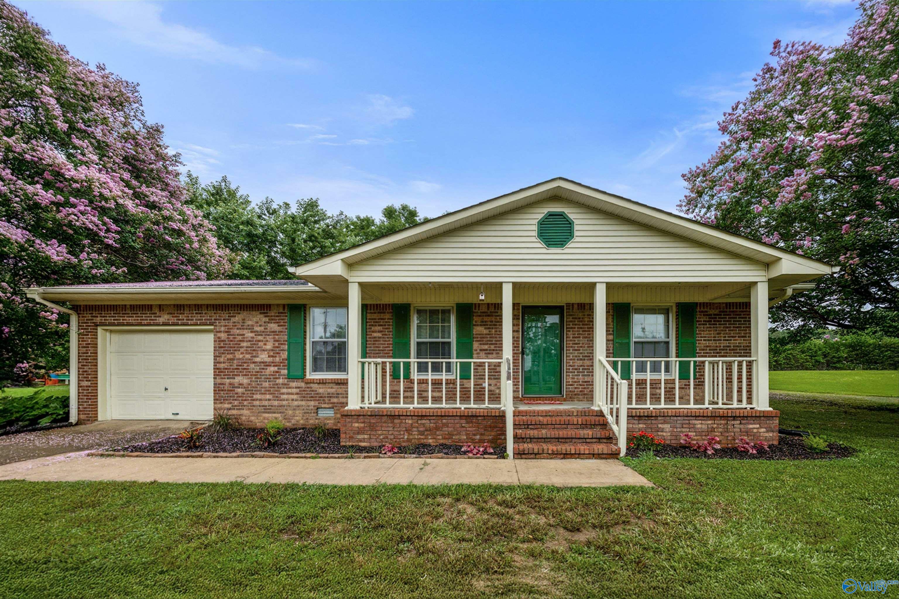 Property Photo: 21319 Nelson Lane AL 35614