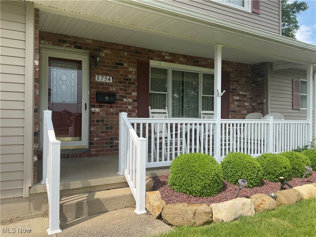 Property Photo:  5754 Yorktown Lane  OH 44515 