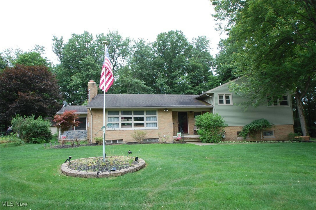 1135 Cherokee Drive  Youngstown OH 44511 photo