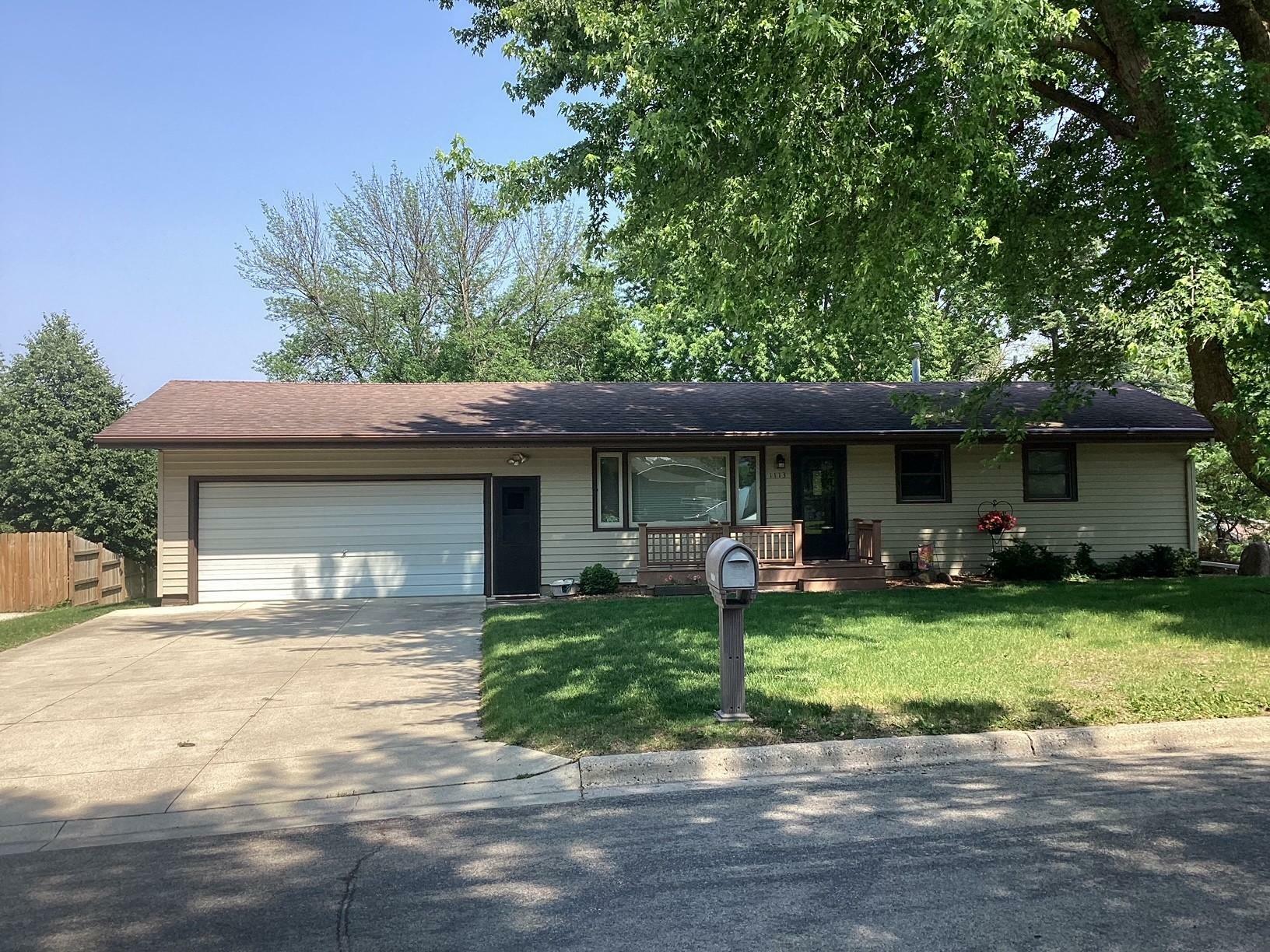 Property Photo: 1113 Rosehill Drive MN 56007