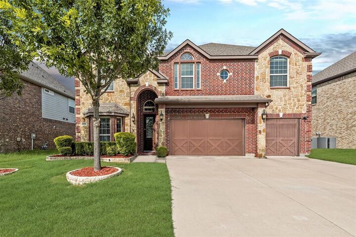 Property Photo: 1220 Glendon Drive TX 75126