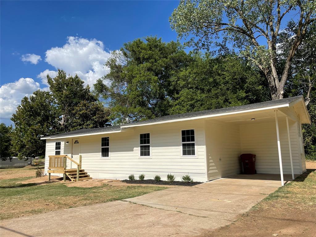 Property Photo: 929 Holbrook Street TX 75457