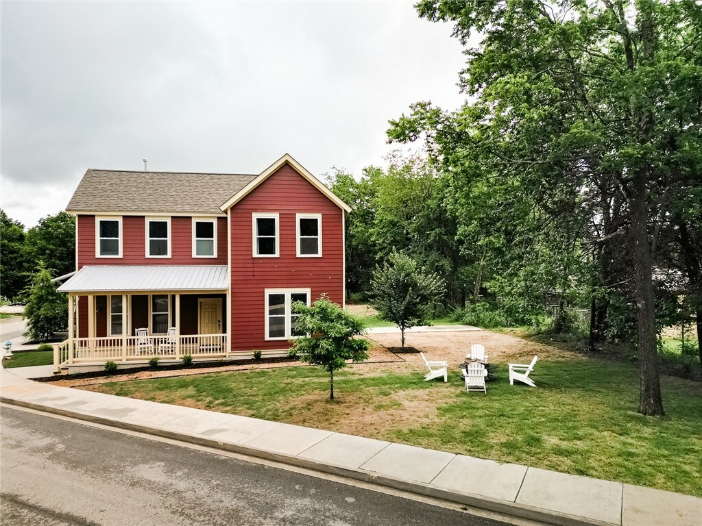 315 E 11th Street  Fayetteville AR 72701 photo