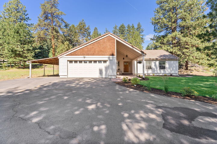 60781 Country Club Drive  Bend OR 97702 photo