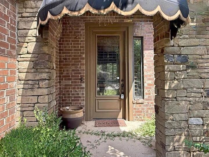 Property Photo:  13328 NW Apple Valley Drive  OK 73120 