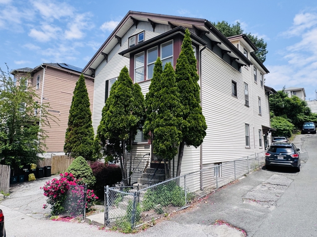 Property Photo: 27 Shelby St MA 01605