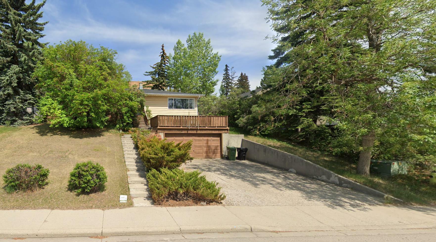Property Photo: 2304 Juniper Road NW AB T2N 3V2