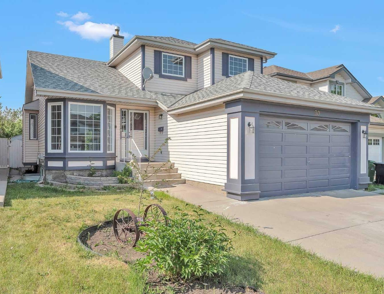 30 Hidden Circle NW  Calgary AB T3A 5G9 photo