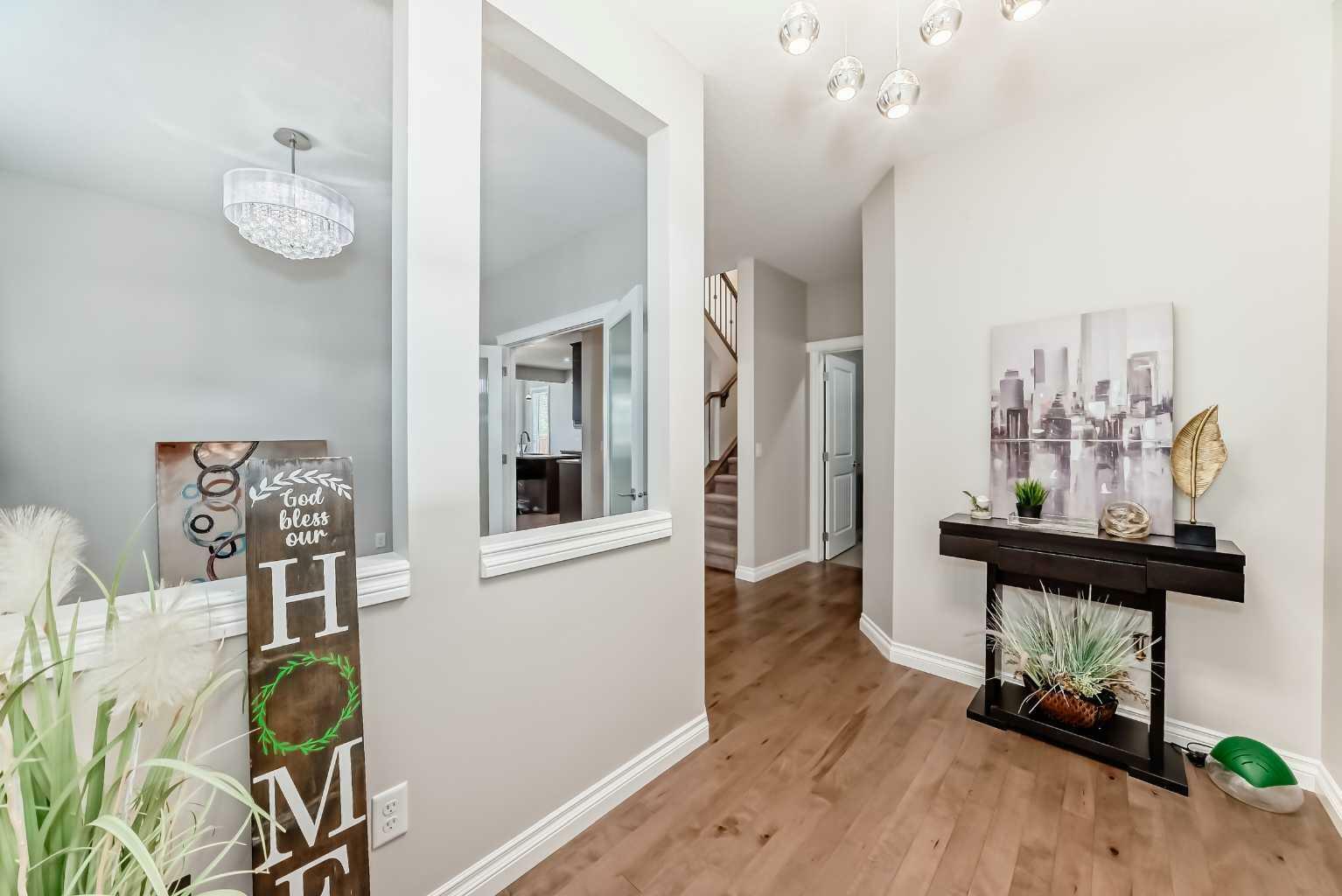 Property Photo:  47 Evansborough Road NW  AB T3P 0R1 