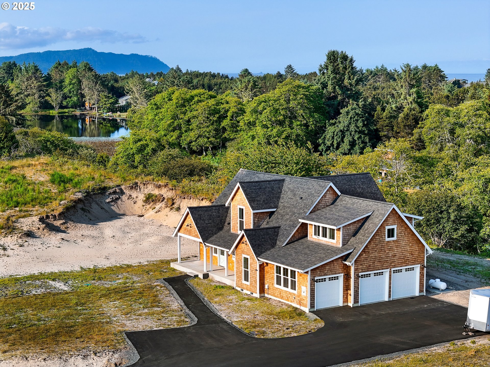 Property Photo:  90190 Hobie Rd  OR 97146 