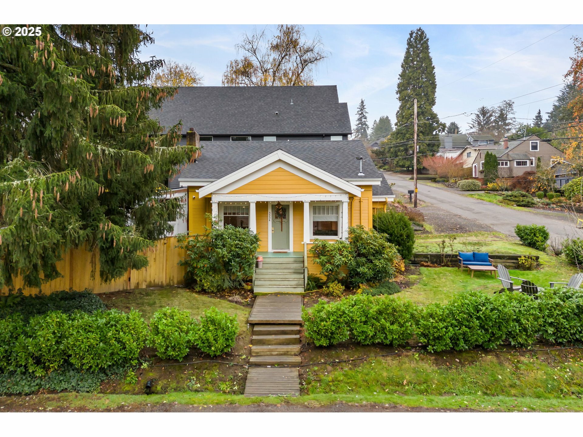 Property Photo: 5334 SW Florida St OR 97219