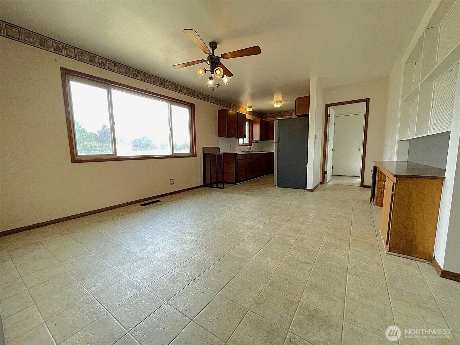 Property Photo: 407 S Walnut Street WA 98926