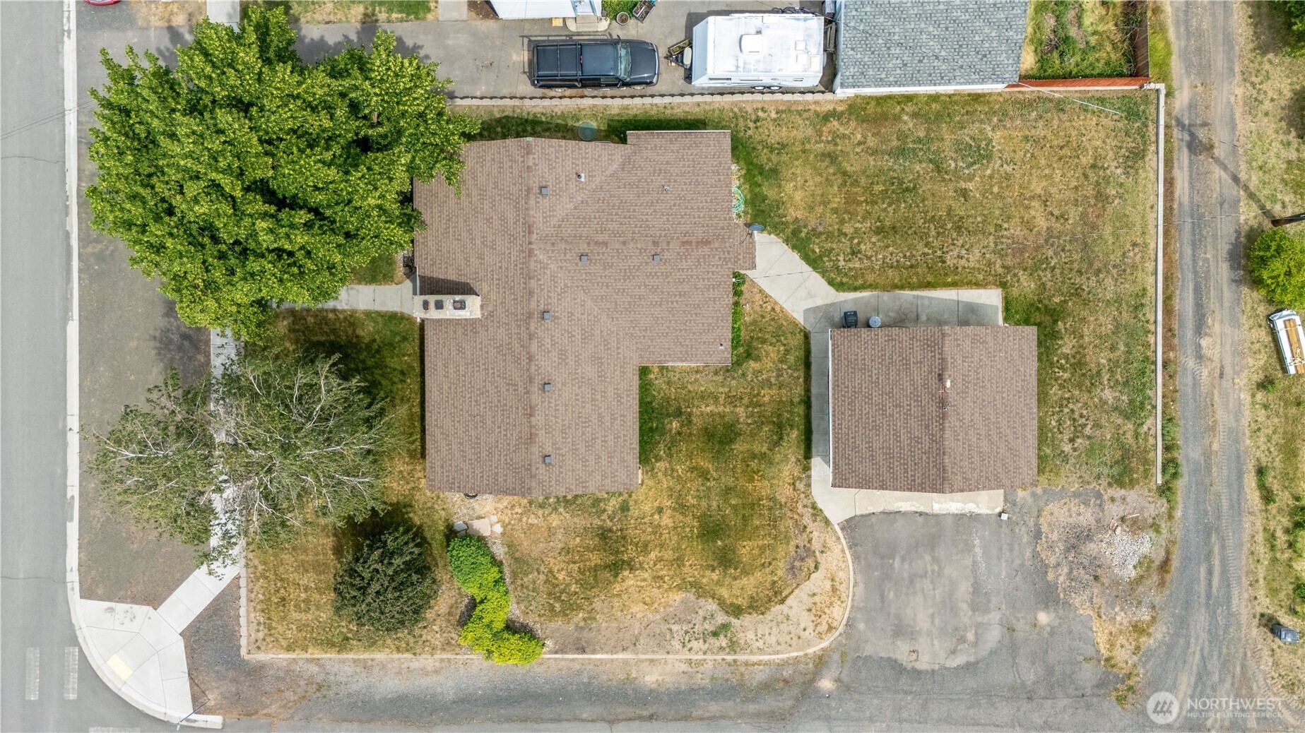 Property Photo: 308 2nd Ave WA 99134