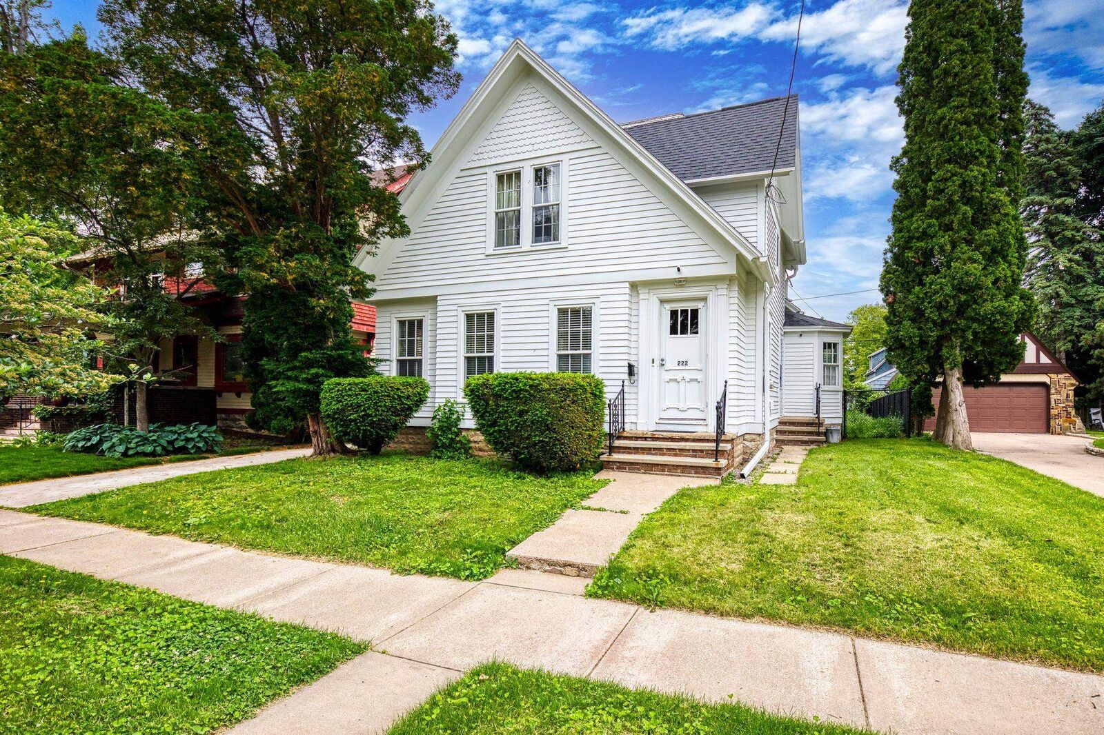 Property Photo: 222 N Union Street WI 54911-5532