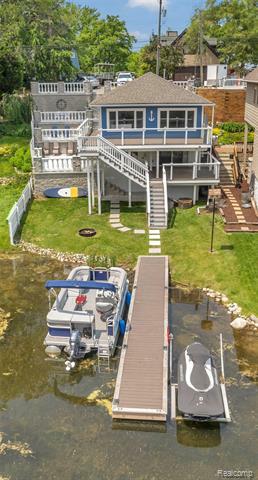 Property Photo: 533 Bellevue Avenue MI 48362