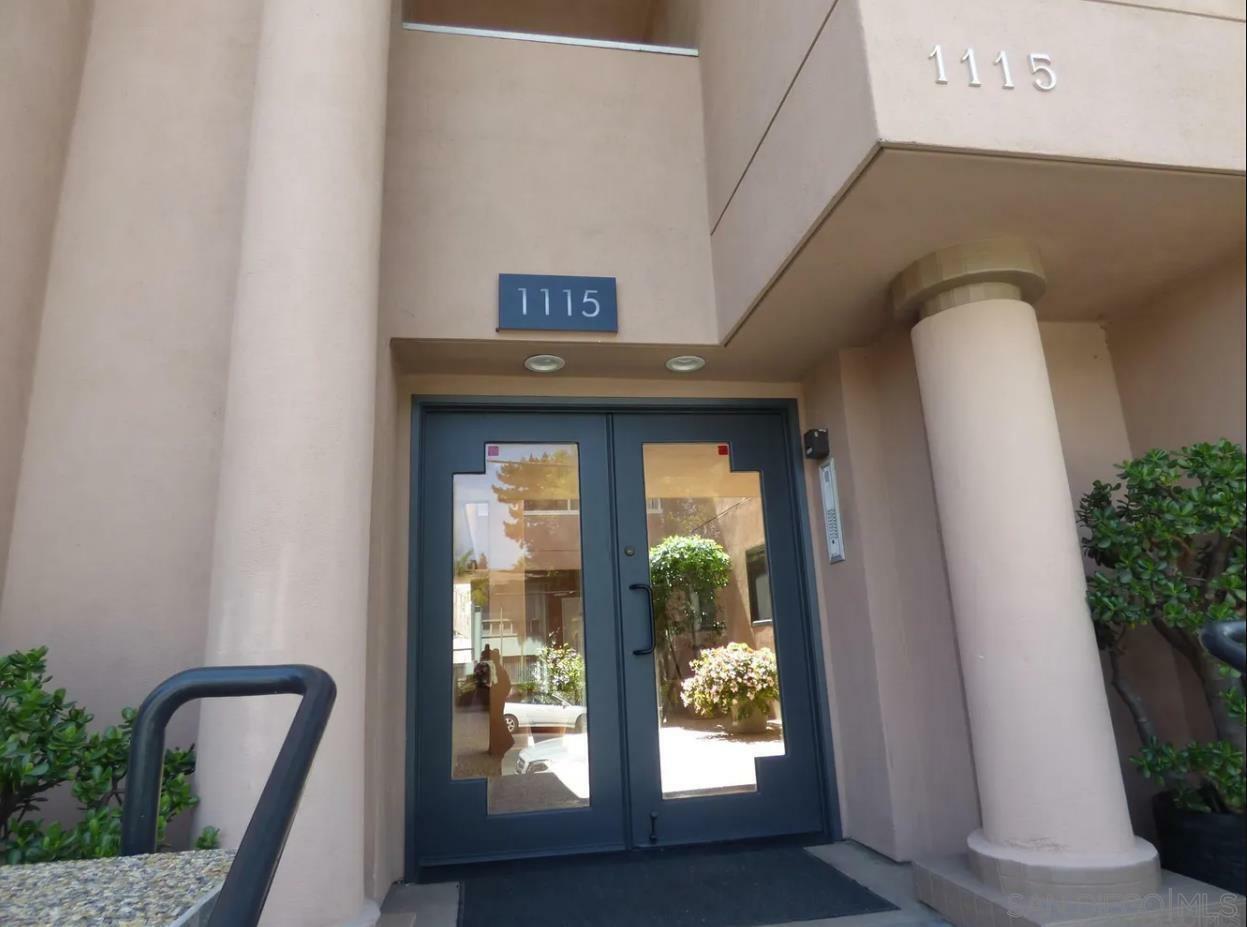 Property Photo: 1115 Pearl Street 6 CA 92037