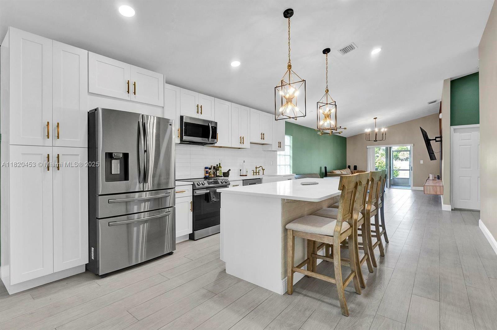 Property Photo: 142 SW 204th Ave FL 33029