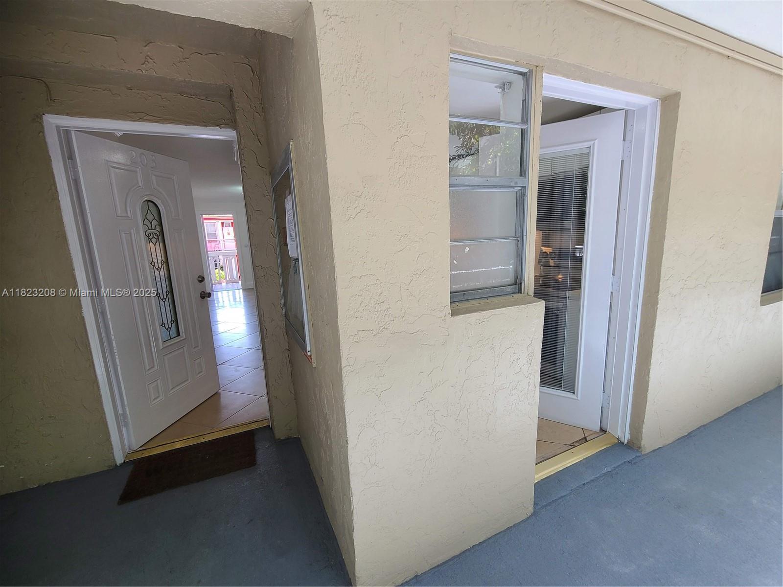 Property Photo:  1575 Euclid Ave 203  FL 33139 