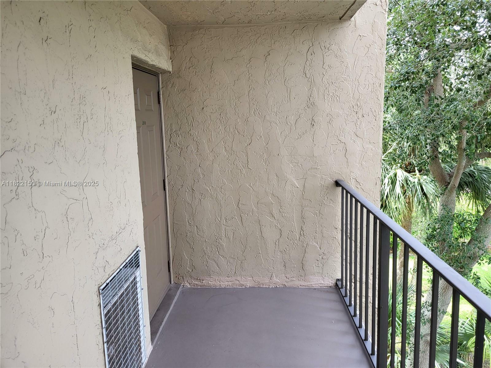 Property Photo: 3150 W Rolling Hills Cir 310 FL 33328