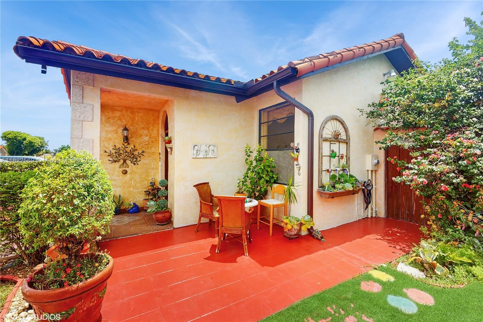 Property Photo:  5030 SW 145th Ave  FL 33175 
