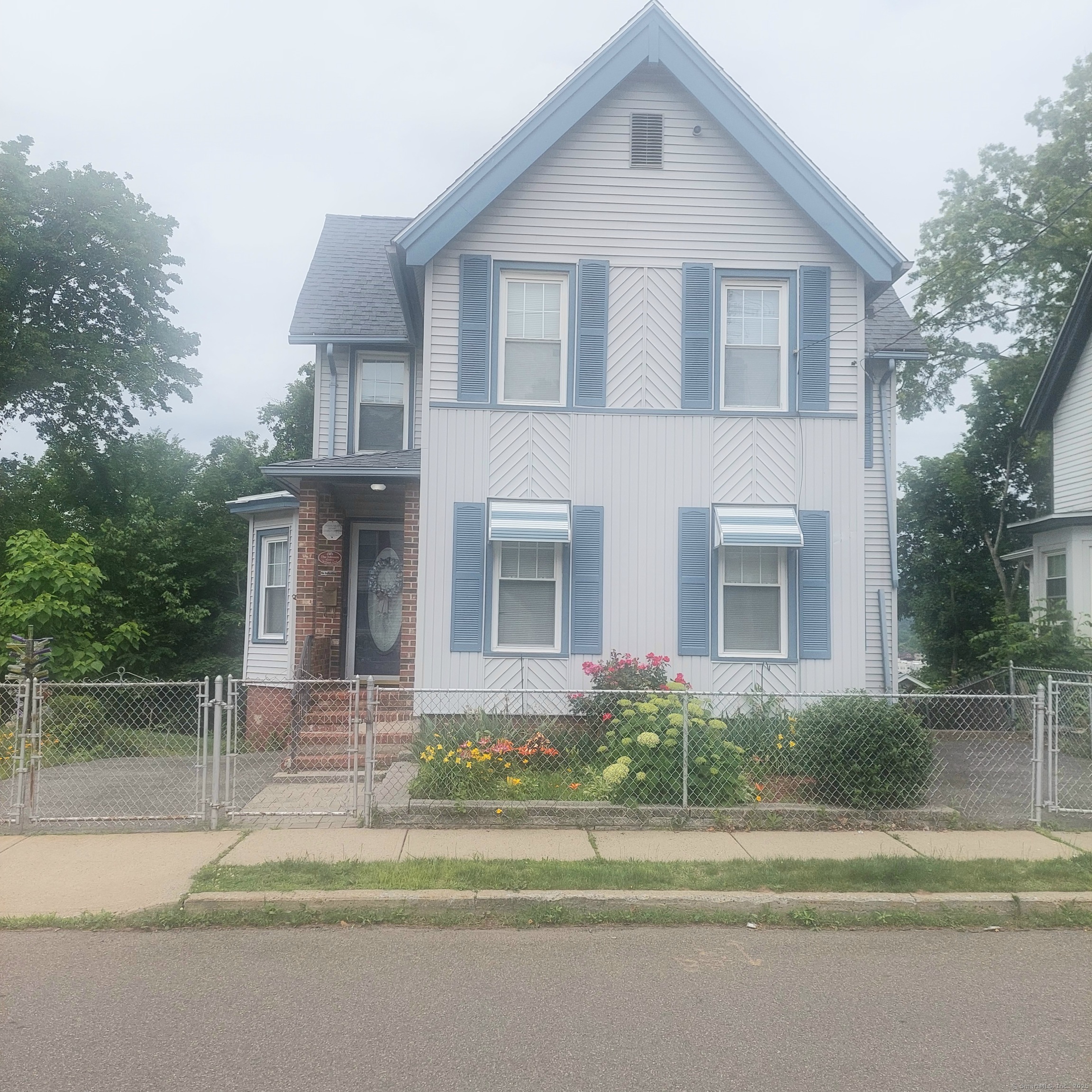 Property Photo:  34 Hobart Street  CT 06450 