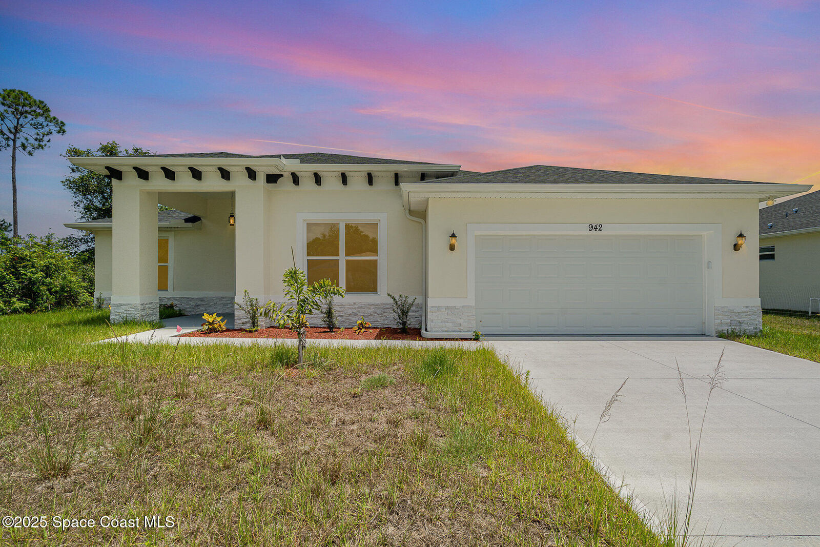 Property Photo:  942 Toluca Street SE  FL 32909 