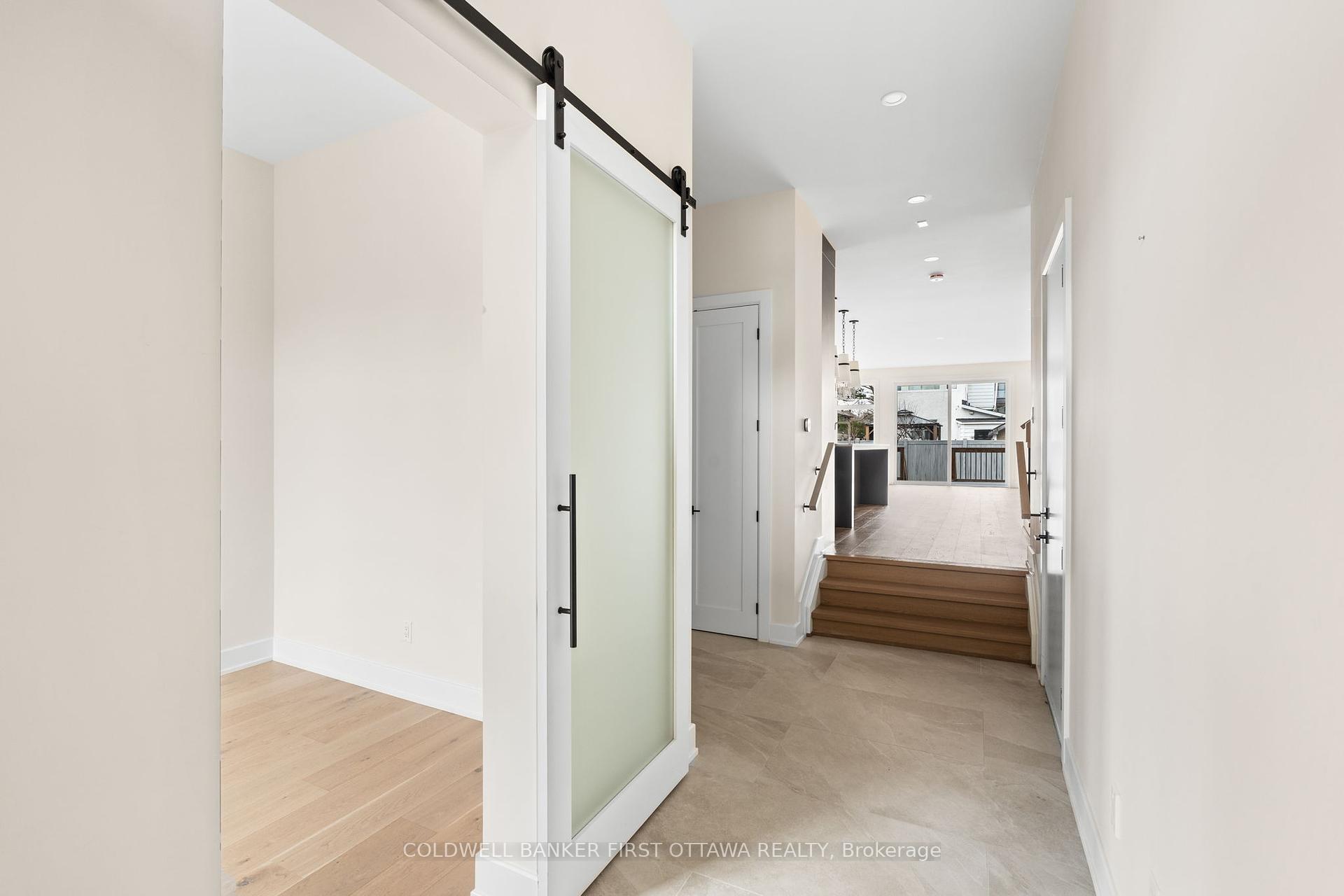Property Photo: 507 Edison Avenue ON K2A 1V3