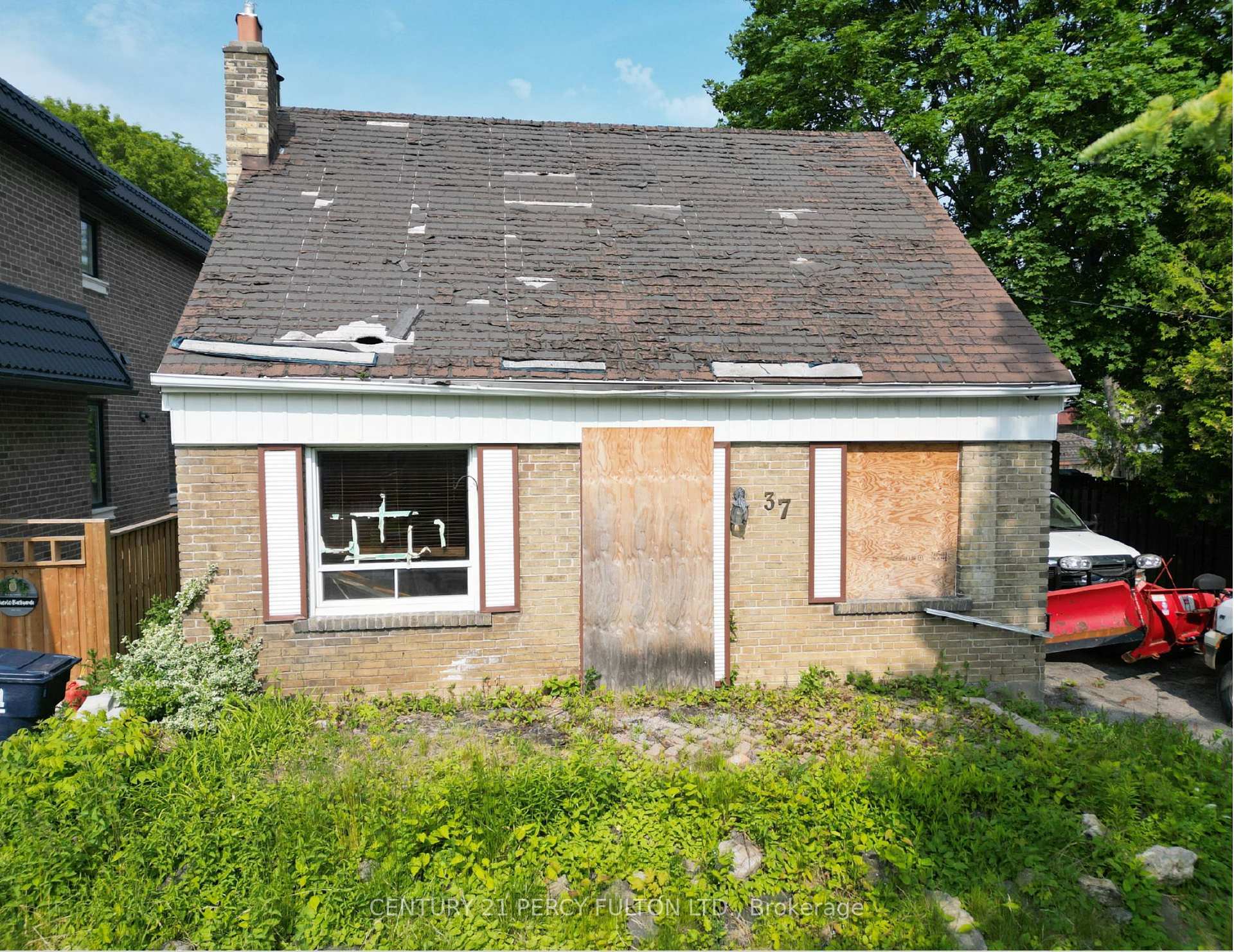 Photo de la propriété: 37 Allister Avenue ON M1M 3L1