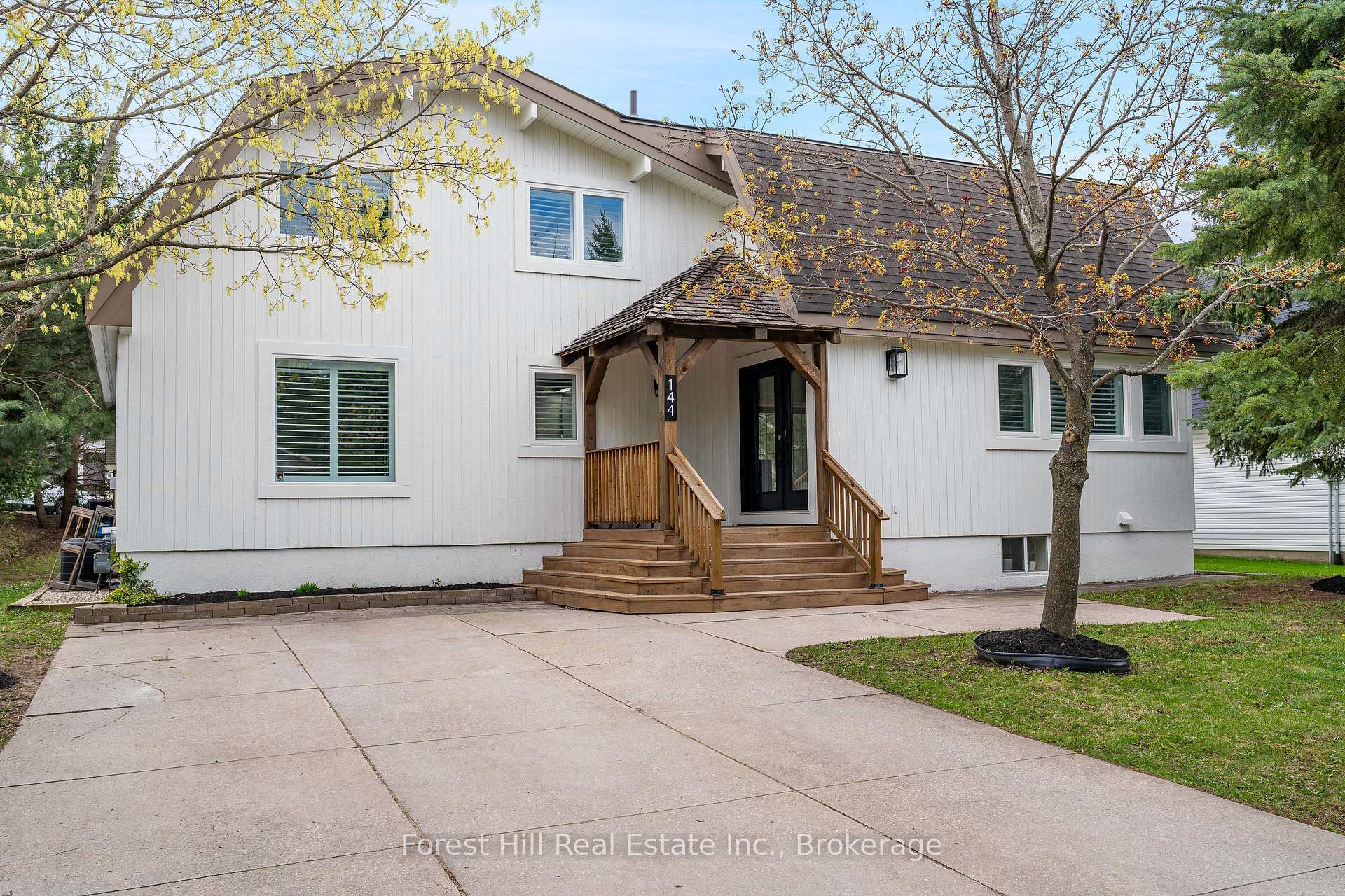 Property Photo:  144 Brooker Boulevard  ON L9Y 0L4 