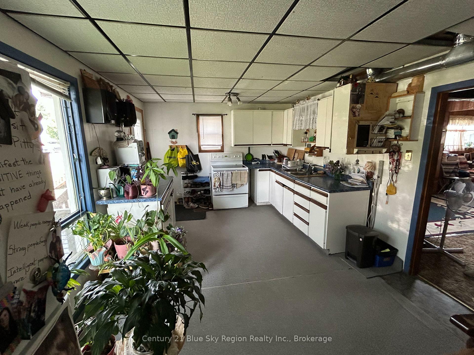 Property Photo:  912 Galt Street  ON P1B 5N4 