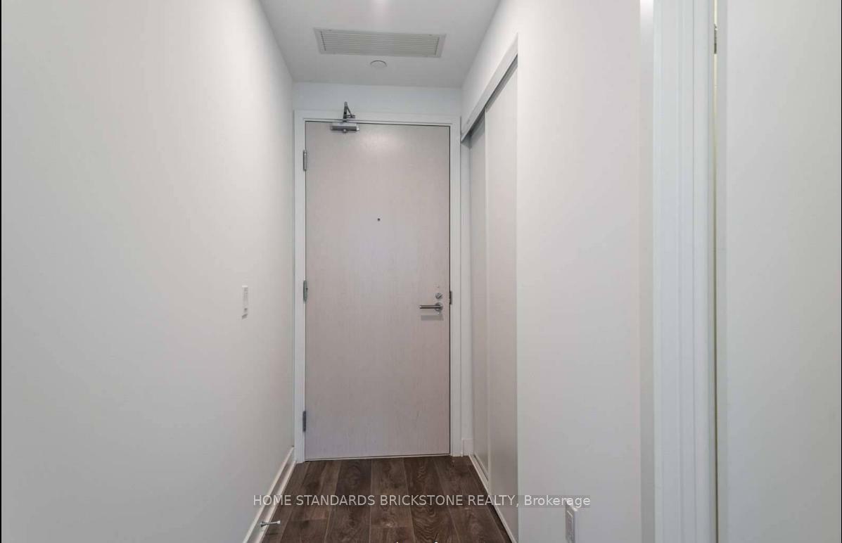 Property Photo: 115 Blue Jays Way 3611 ON M5V 0N4