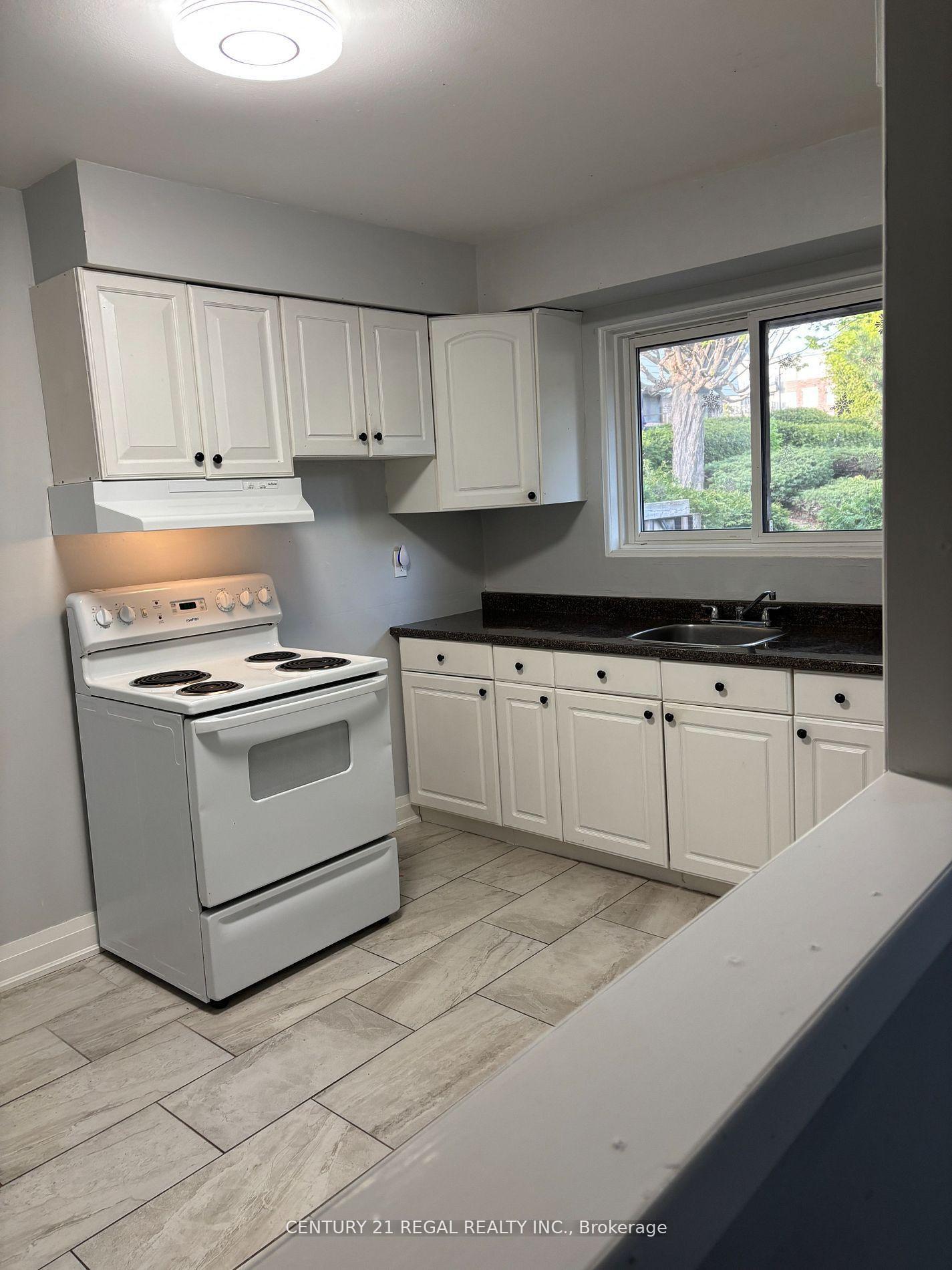 Property Photo: 506 Normandy Street 17 ON L1H 7N8