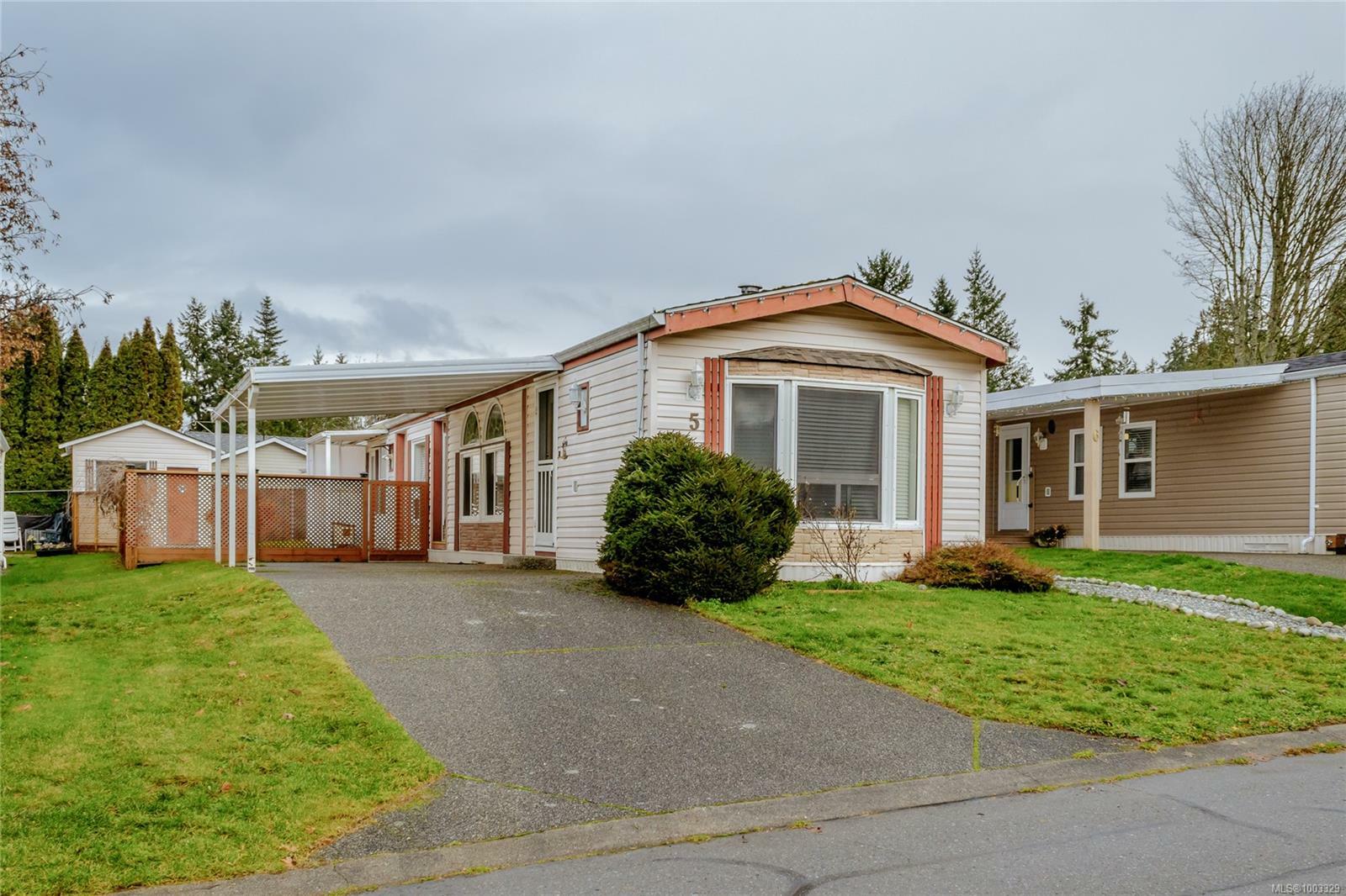 Property Photo: 658 Alderwood Dr 5 BC V9G 1R6