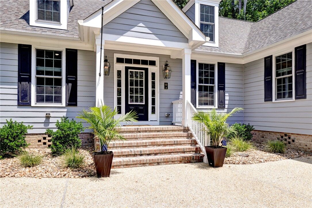 Property Photo:  3 Menife Court  VA 23188 