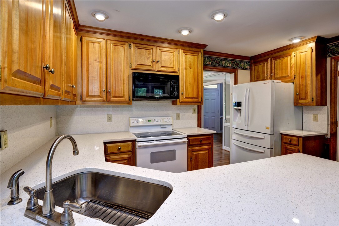 Property Photo: 308 Royal Grant Drive VA 23185