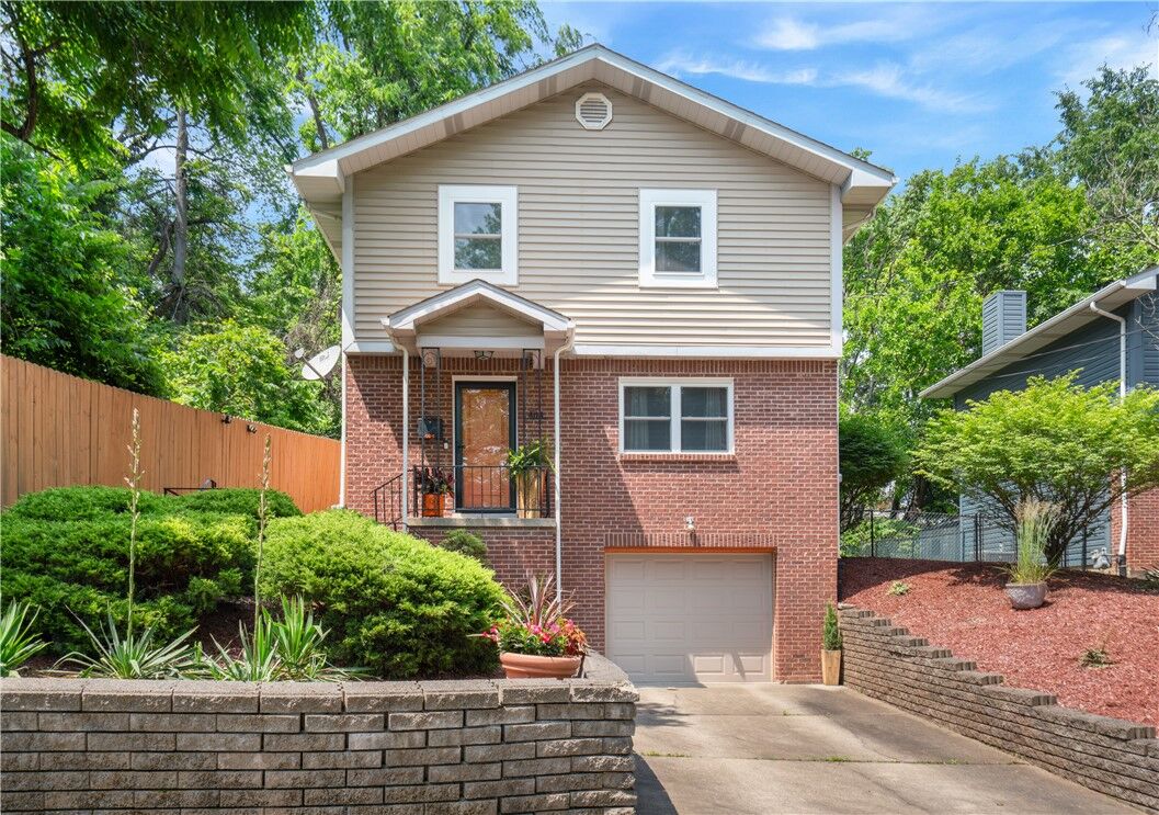 Property Photo: 404 Chautauqua St PA 15214