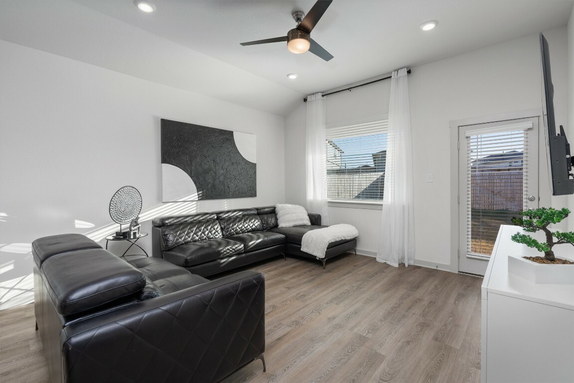 Property Photo: 120 Scarborough Way TX 78666