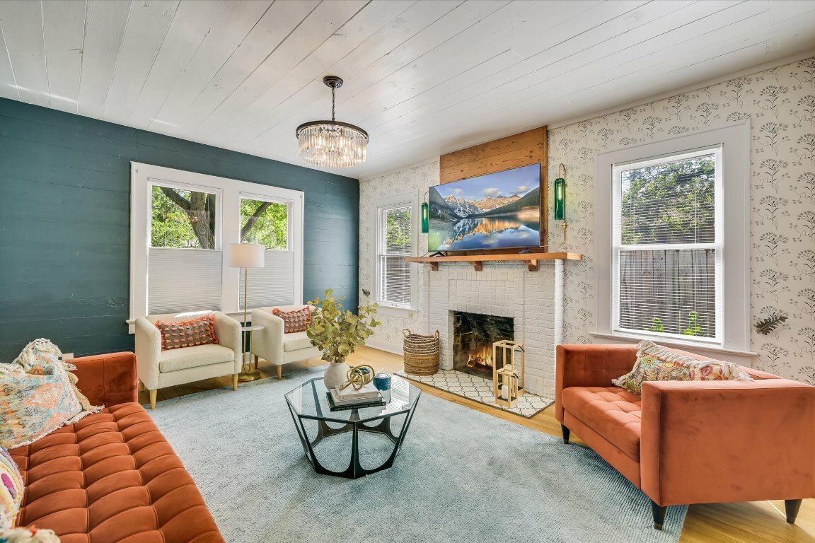 Property Photo: 510 E 38th Street TX 78705