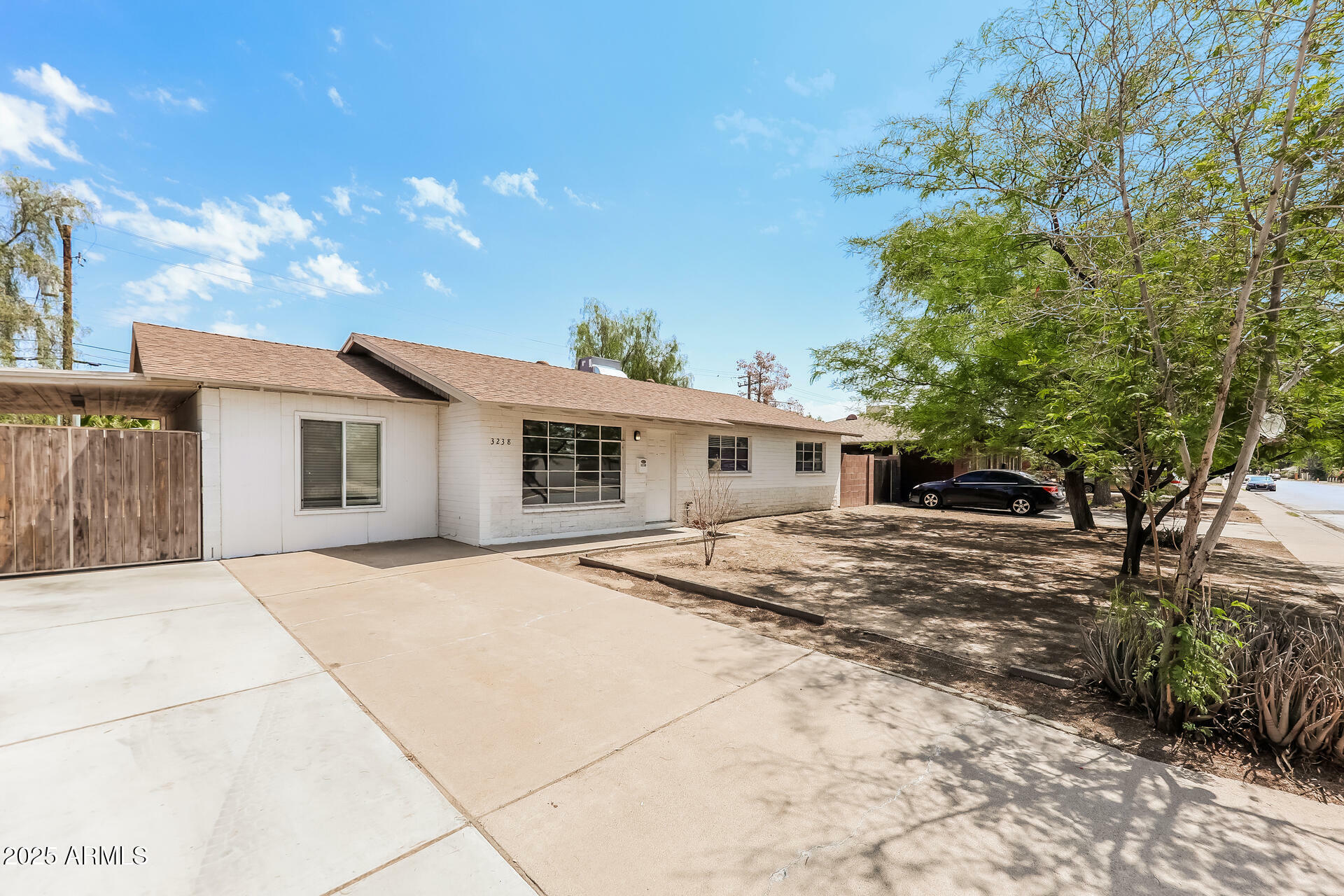 Property Photo:  3238 W Rose Lane  AZ 85017 