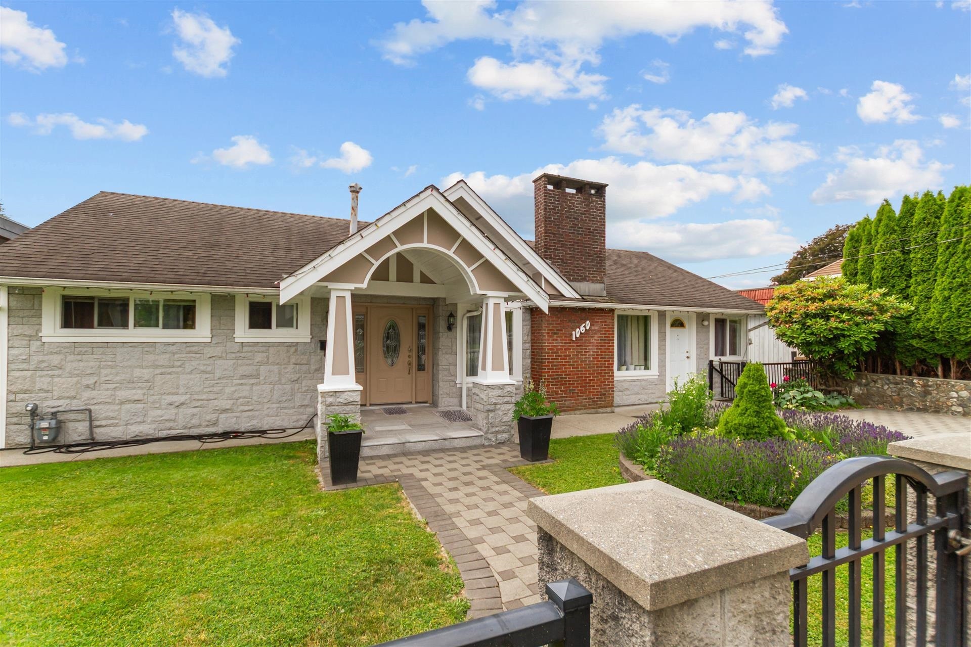 Property Photo: 1060 Rochester Avenue BC V3K 2W9