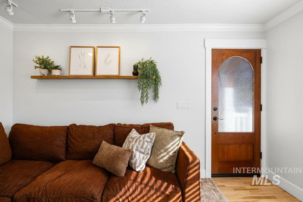 Property Photo: 415 S Ivy ID 83686