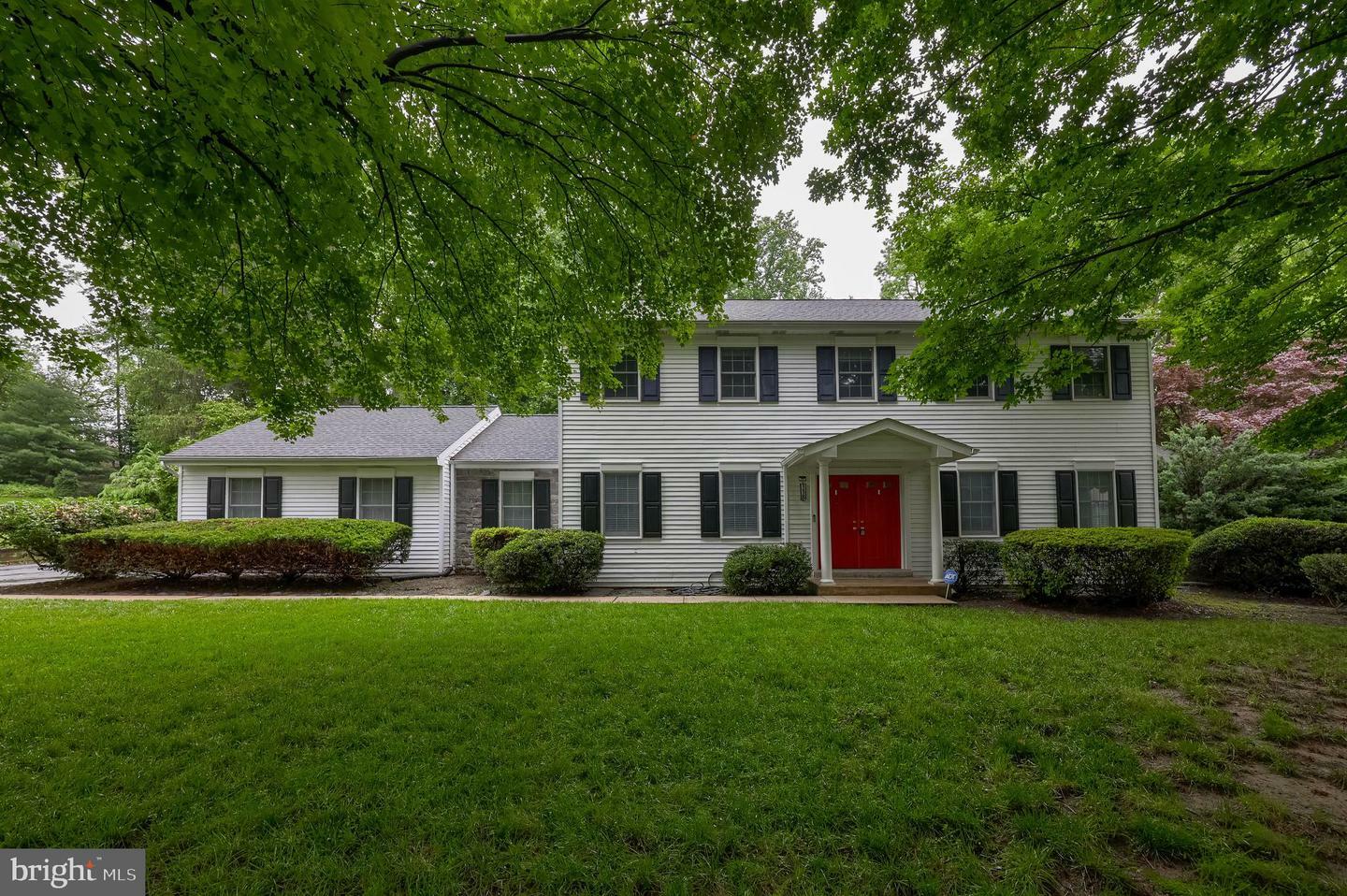 Property Photo: 118 Bentley Lane PA 17603