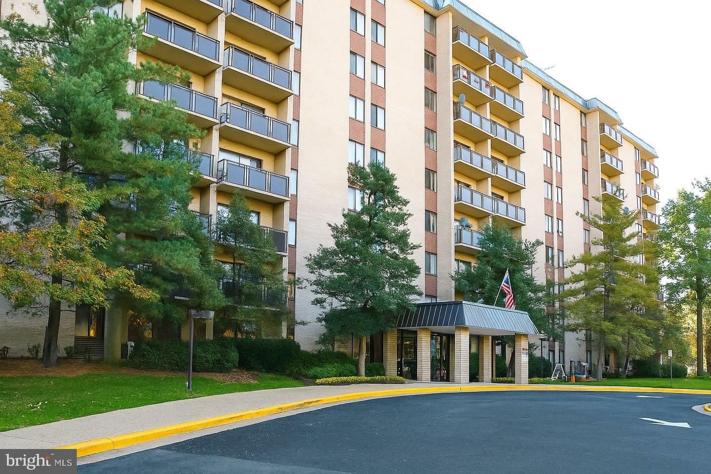 Property Photo: 3101 S Manchester Street 713 VA 22044