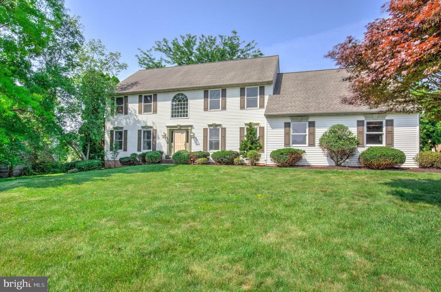 Property Photo: 2912 Weaver Road PA 17601
