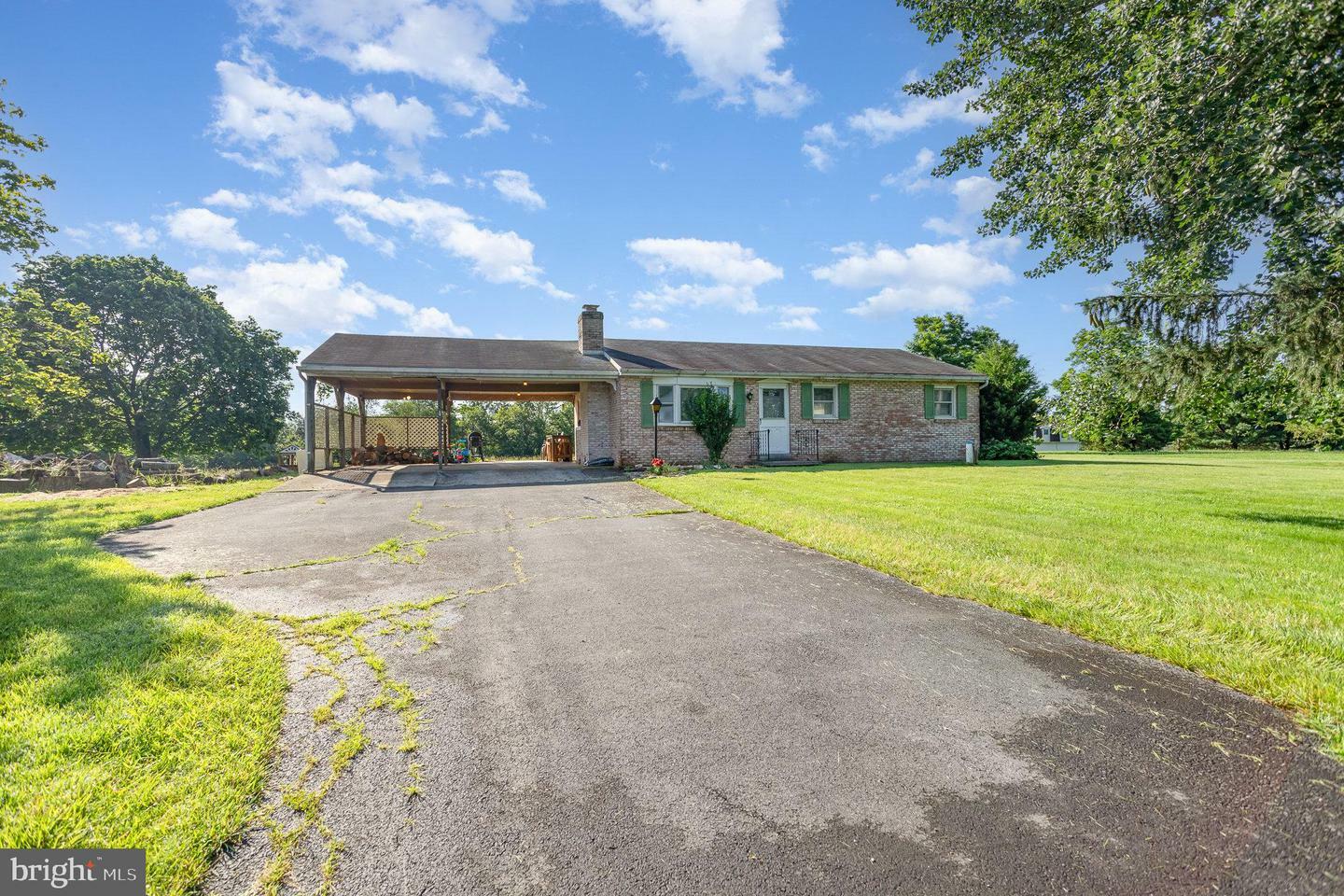 Property Photo: 1590 Highland Avenue Road PA 17325